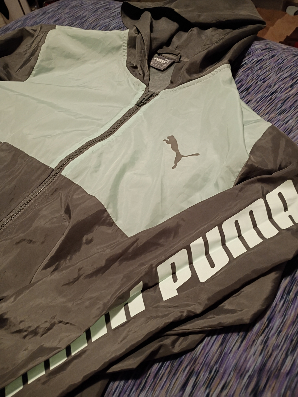 Puma Colorblock Windbreaker Jacket — Mint & Charcoal